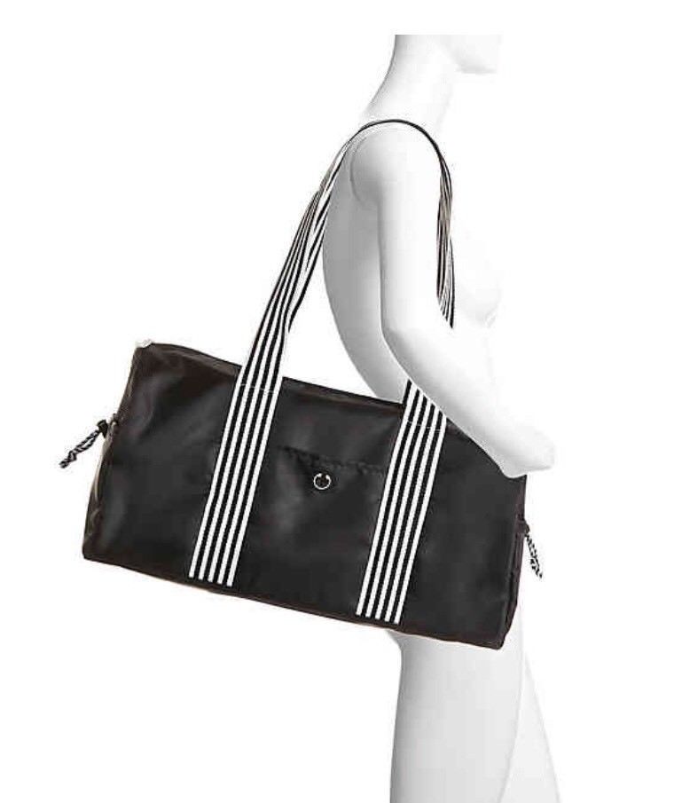 NEW! Women DSW Duffle / gym / travel / weekender Bag Padded Lightweight Black