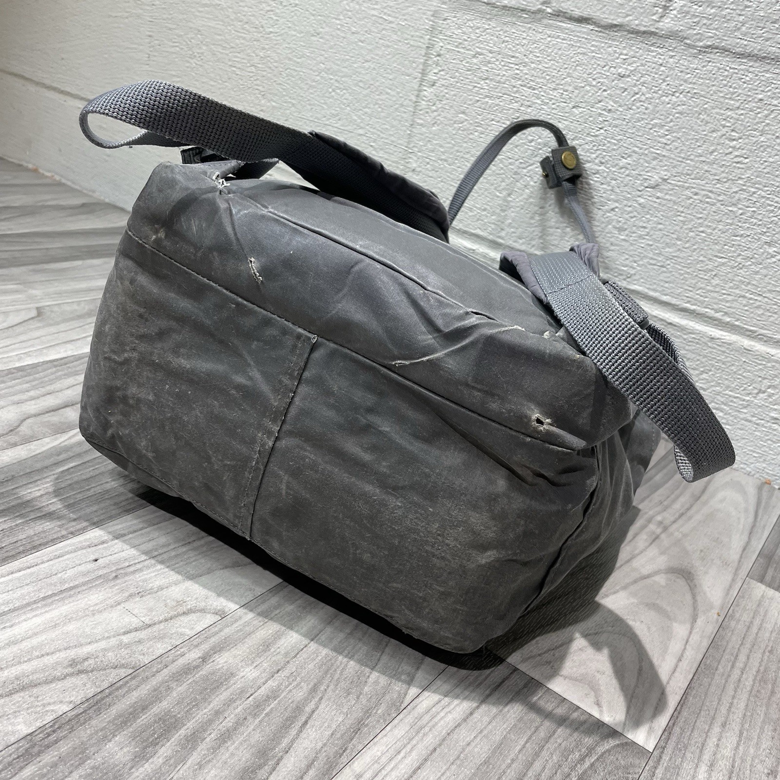 Fjallraven Kanken 15” Classic Backpack Gray 23510 Outdoor Rugged Daypack Unisex