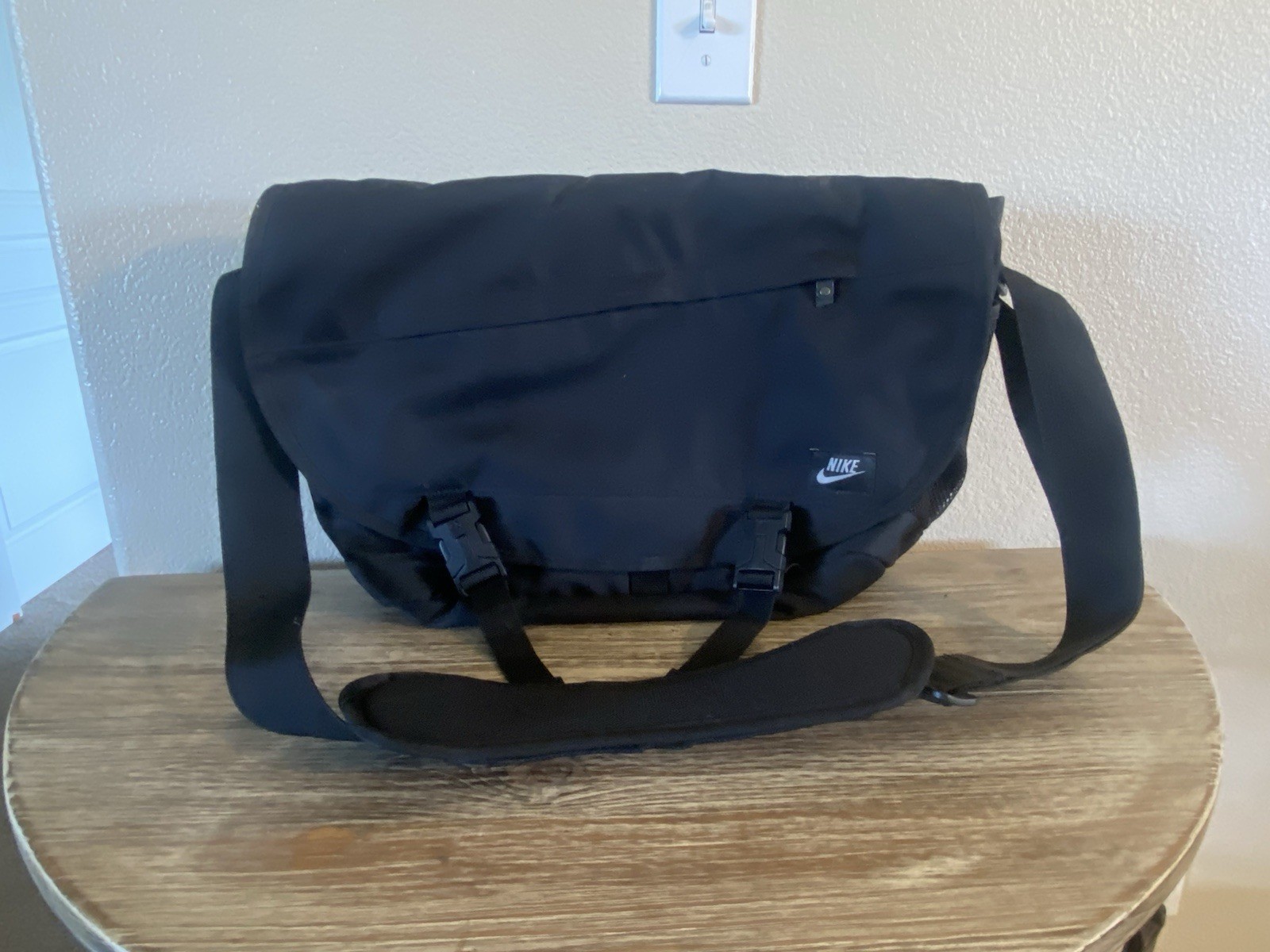 VTG Y2K Nike Swoosh Black Crossbody Shoulder Messenger Bag Backpack Laptop Bag