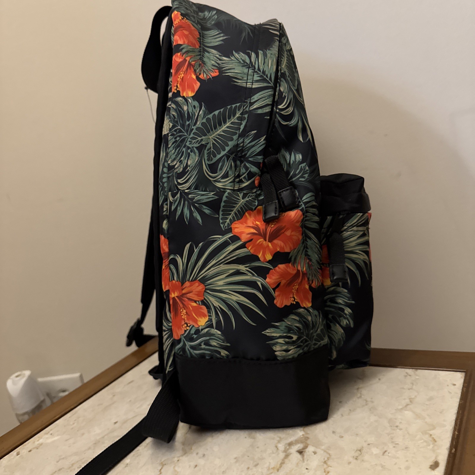 MEN’S FLORAL PRINT BACKPACK – BLACK , Green & Orangeish Flowers. NEW