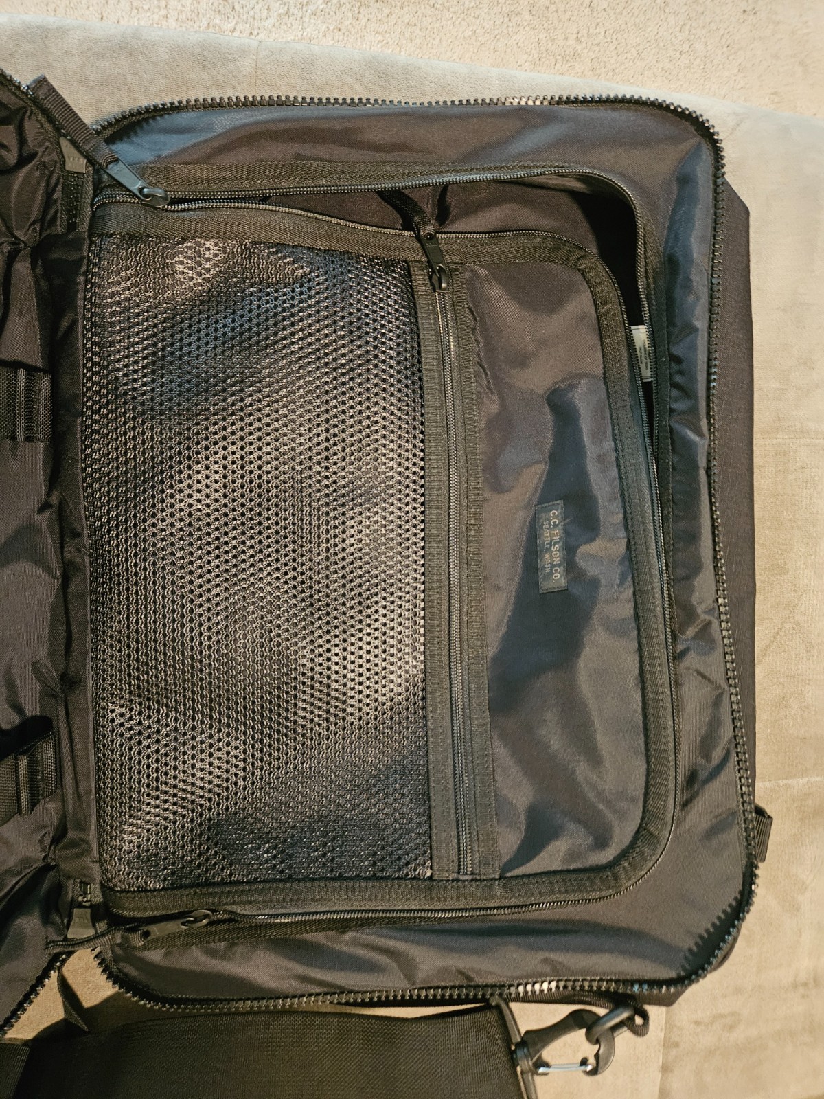Filson Pullman Bag – Ripstop Nylon – Backpack Straps – Black – 36 Liter