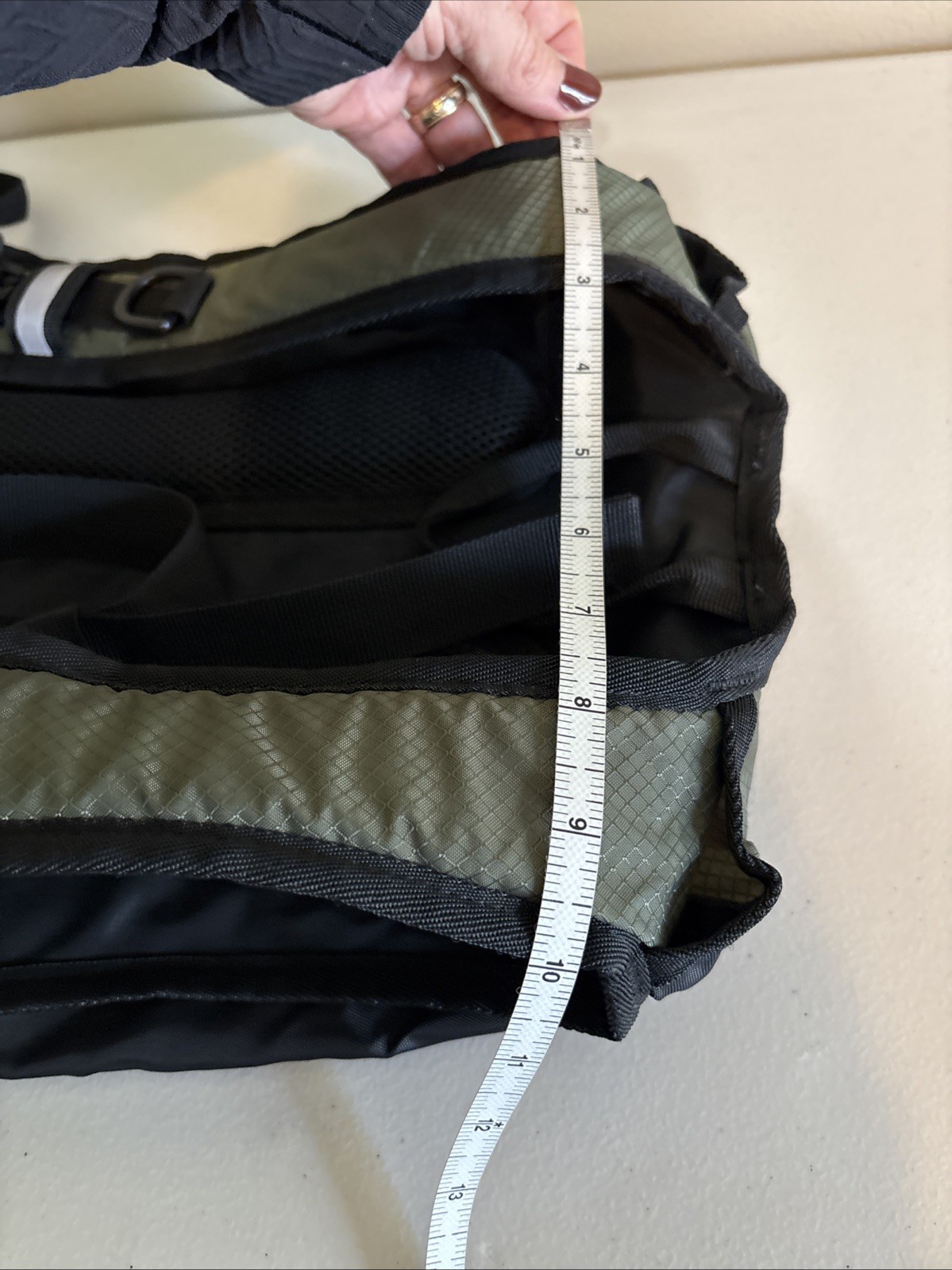 Mothybot Outdoor Durable Water Resistant Nylon Insulated Hydration Backpack Gorp