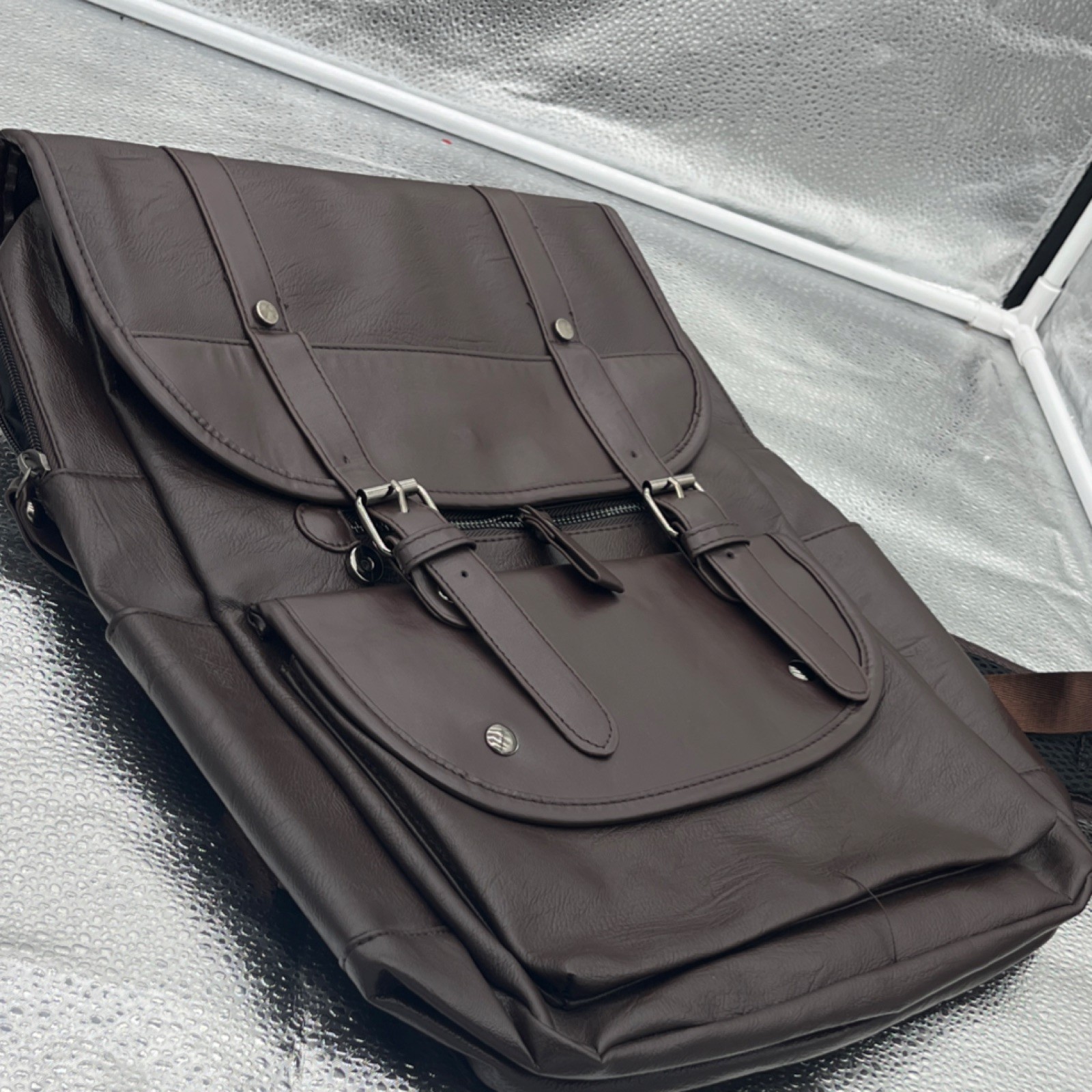 Brown Men’s Backpack with Buckle, Zip, and Snap Closure for Casual Travel