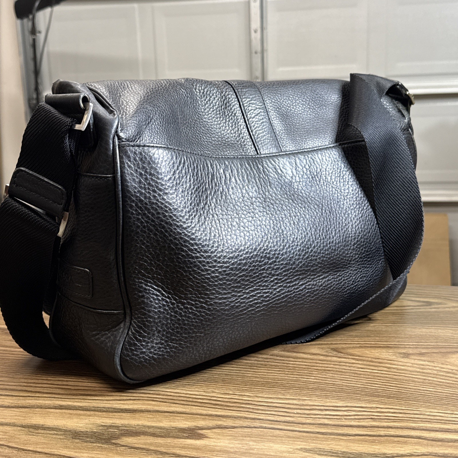 Bosca Old Leather Magnetic Flap Messenger Bag Black
