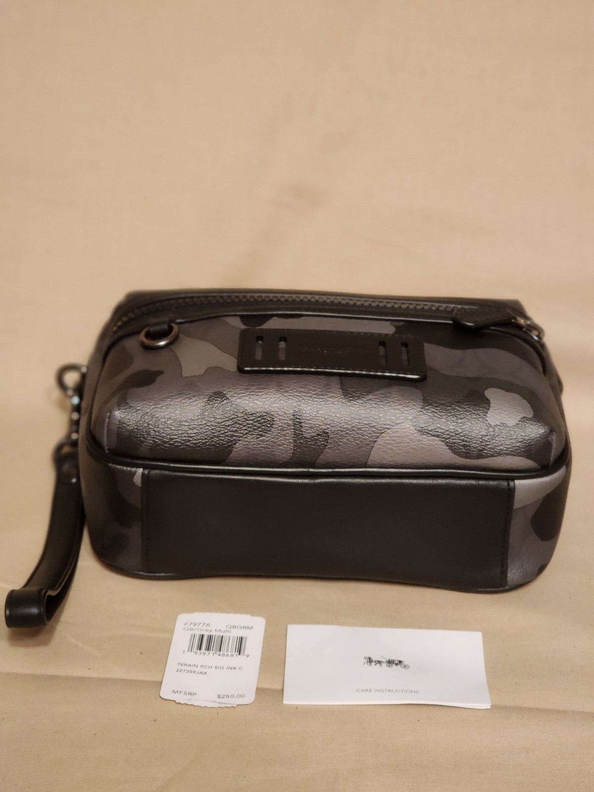COACH TERRAIN POUCH IN SIG CANVAS WITH CAMO PRINT ( COACH F79776) NWT!