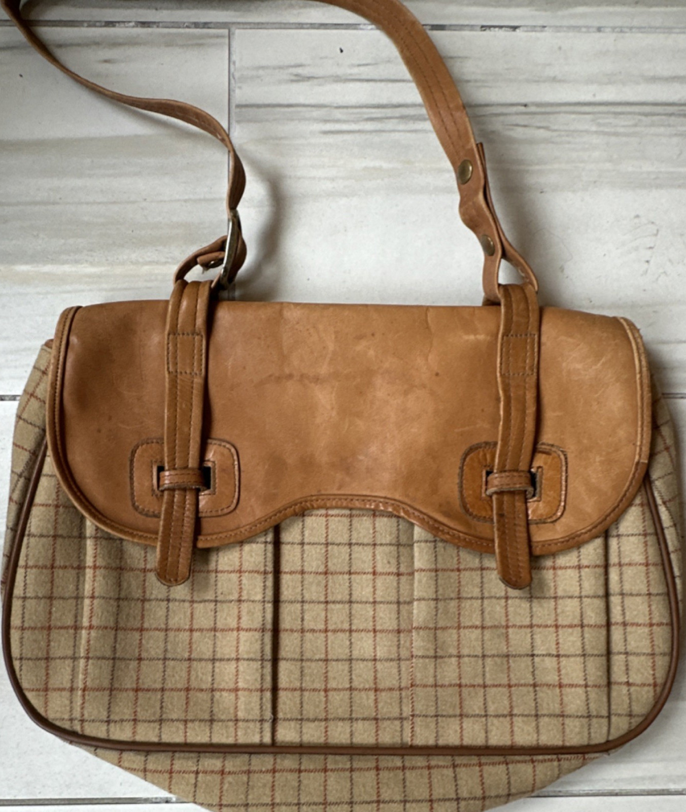 Bill Blass Brown Beige Checkered Messenger Bag Inner Outer Pockets Men’s Classic