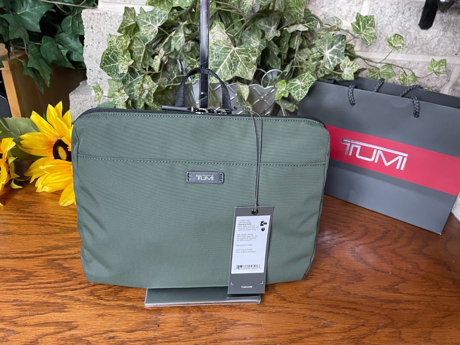 NWT TUMI OLIVE GREEN PACKABLE DUFFLE FOLDABLE DUFFEL TOTE BAG TRAVEL CARRYON
