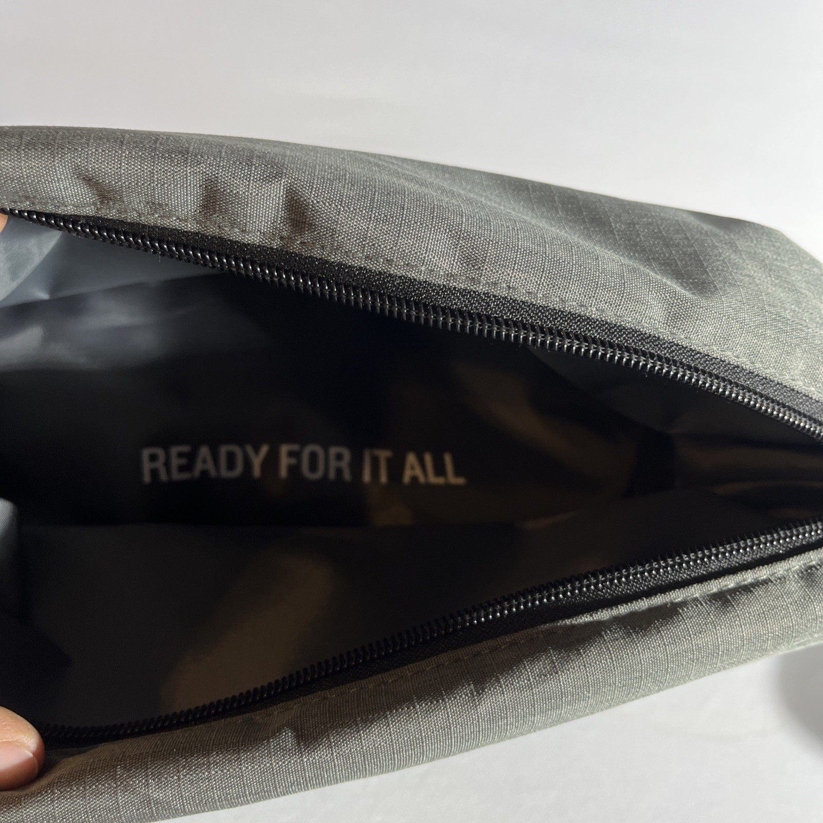 SwissGear Convertible Handle Drop Bottom Dopp Bag – Gray