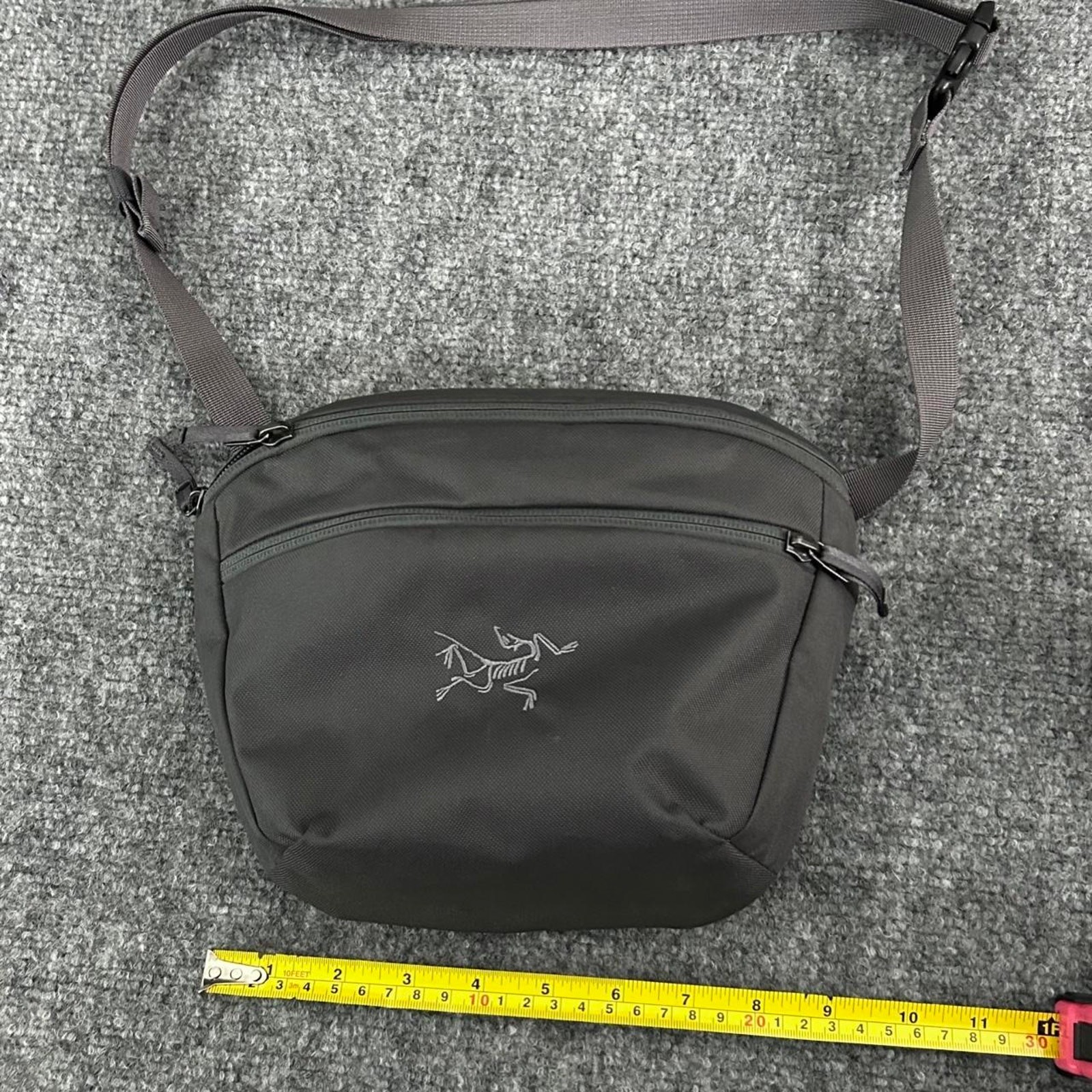 Arc’teryx Mantis 2 Waist Pack Graphite Grey Crossbody Bag