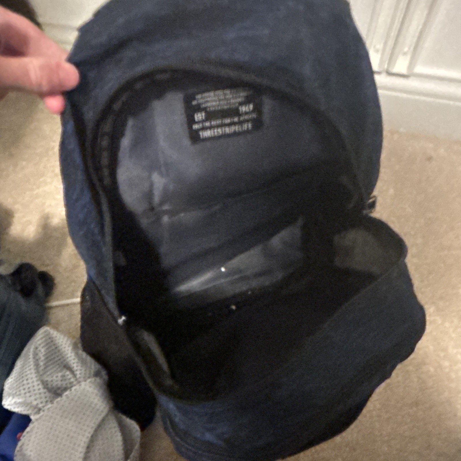 adidas Men’s Medium Backpack Navy/Black/Yellow Zip Outer Pockets Adjustable