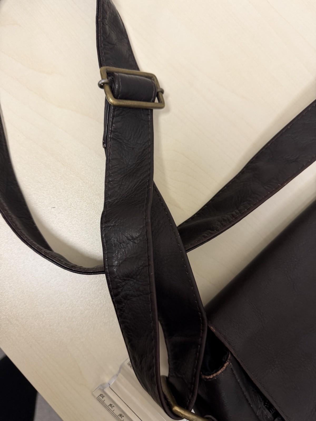 Leather Messenger Bag Adjustible Strap Multi-Pocket Unisex Brown Magnetic Snap