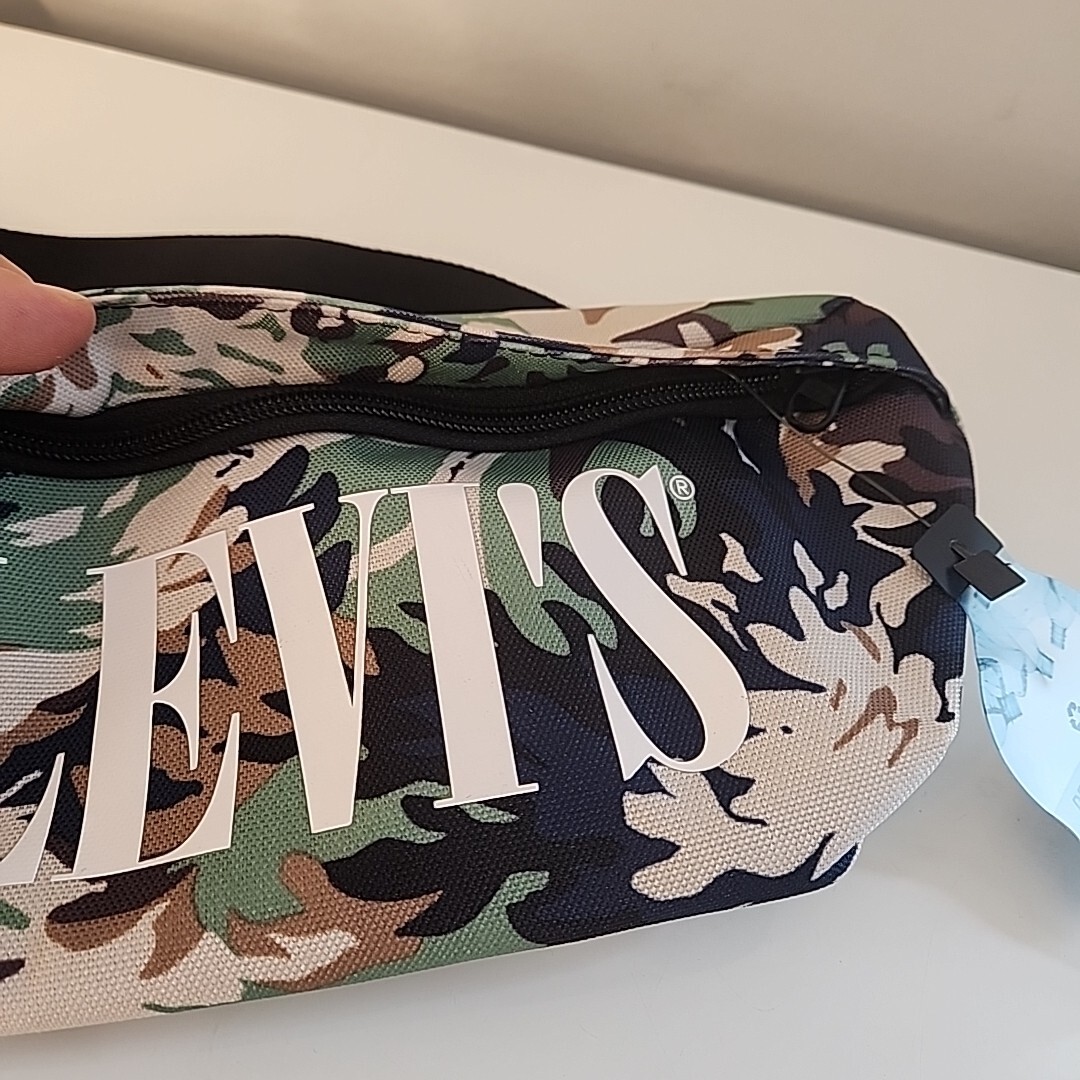 LEVI’s Fanny Pack Tropical Camo Floral Adjustable Bag Waist Pack Bum Bag Travel