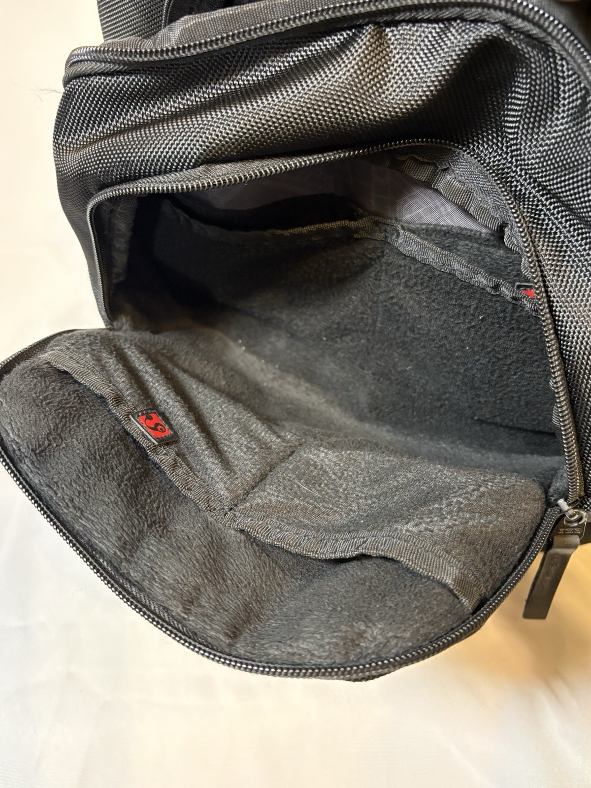 OGIO Black Men’s Backpack Zip Closure Top Handle Padded Inner Outer Pockets