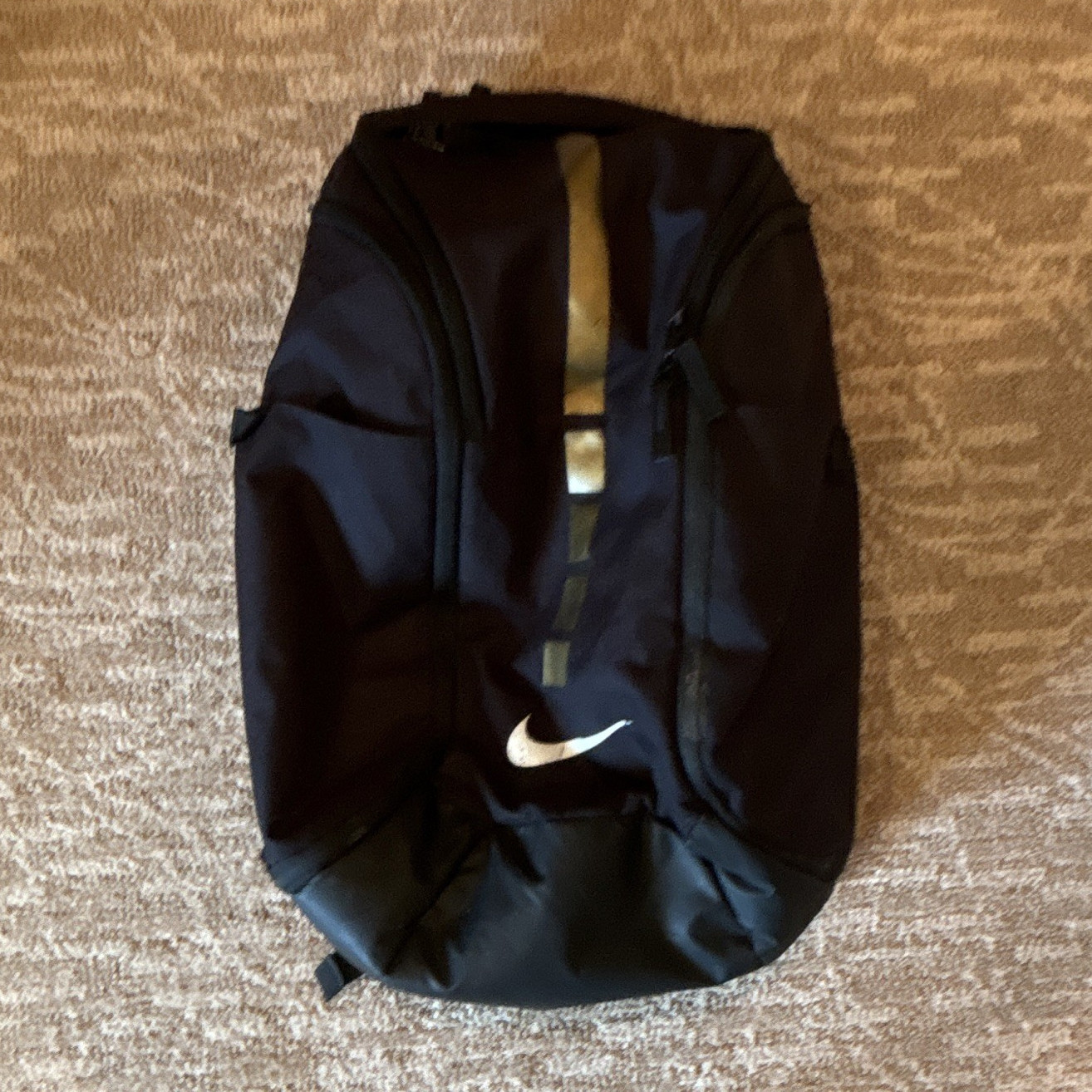Nike Elite Black Men’s Large Zip Backpack Sports Travel Padded Straps