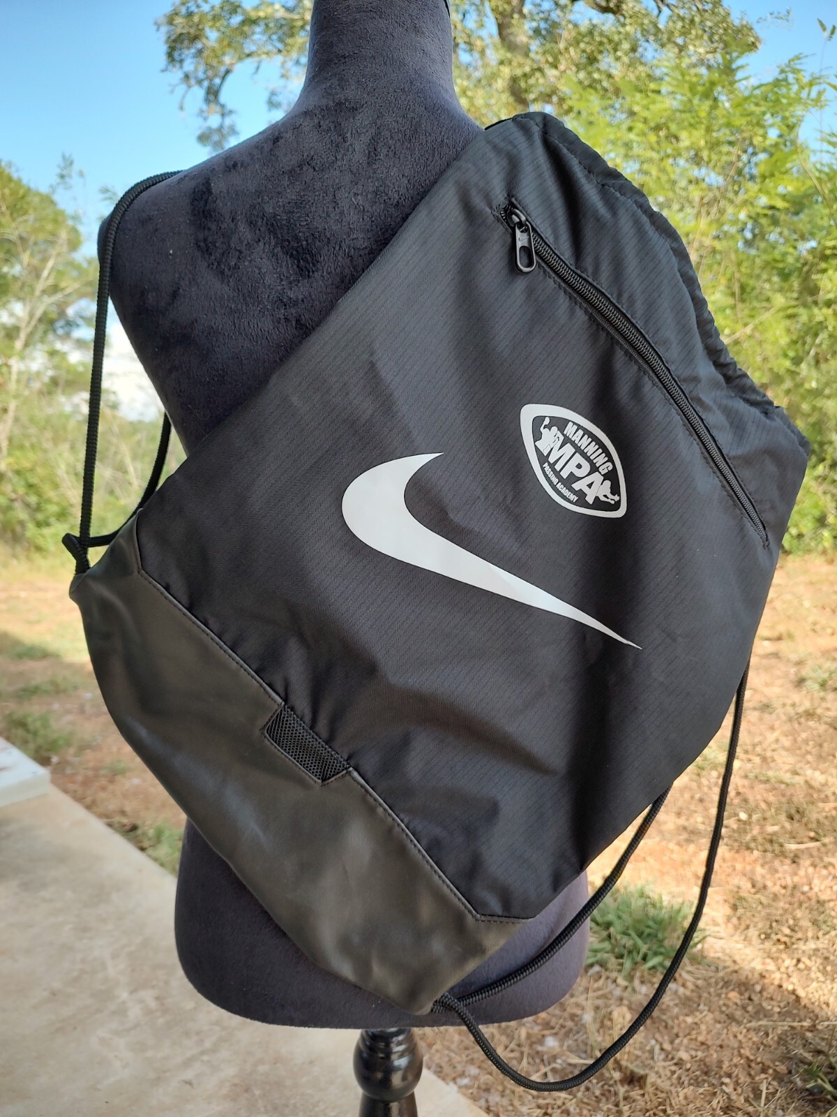 Nike MPA Drawstring Backpack Bag – Black – Manning Passing Academy 18′ x 14′