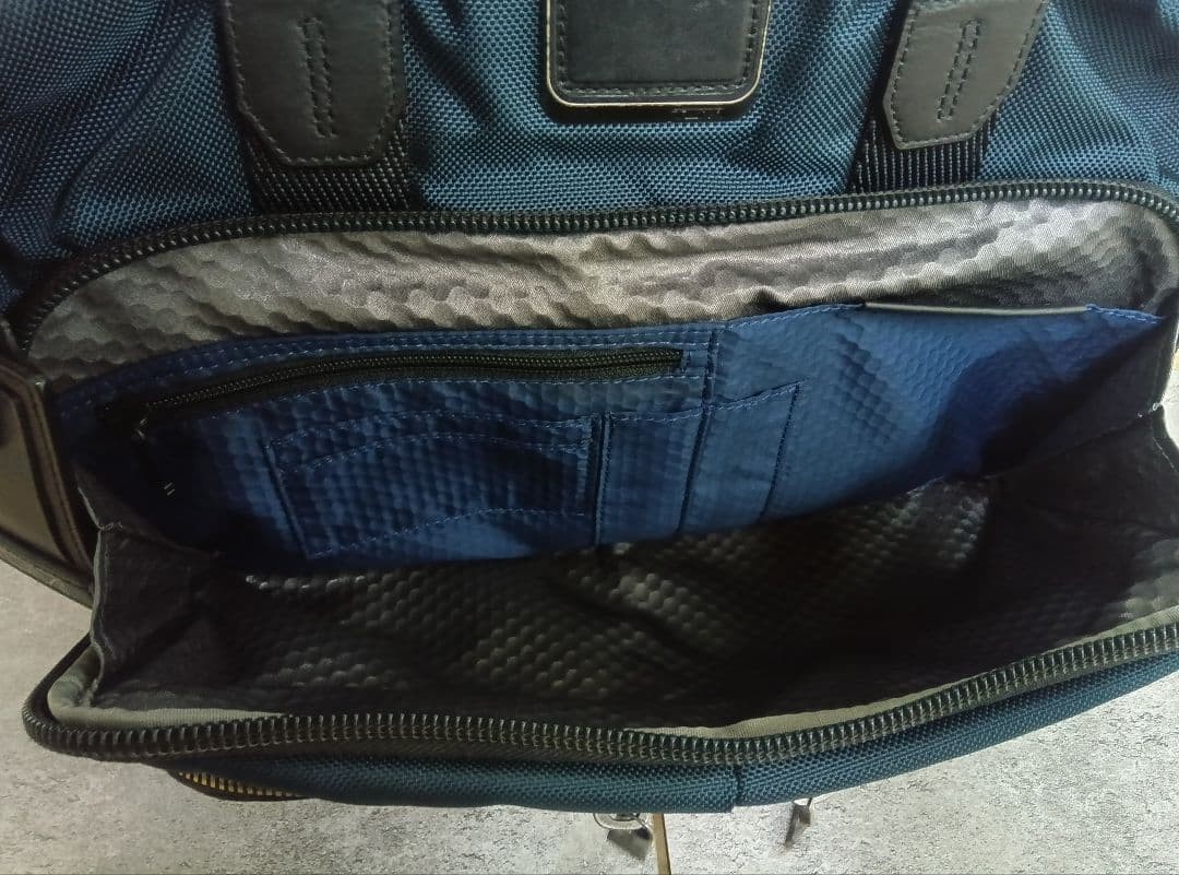 Tumi Alpha Bravo Slim Commuter Briefcase Navy H28 W37 D13-18cm No Shoulder