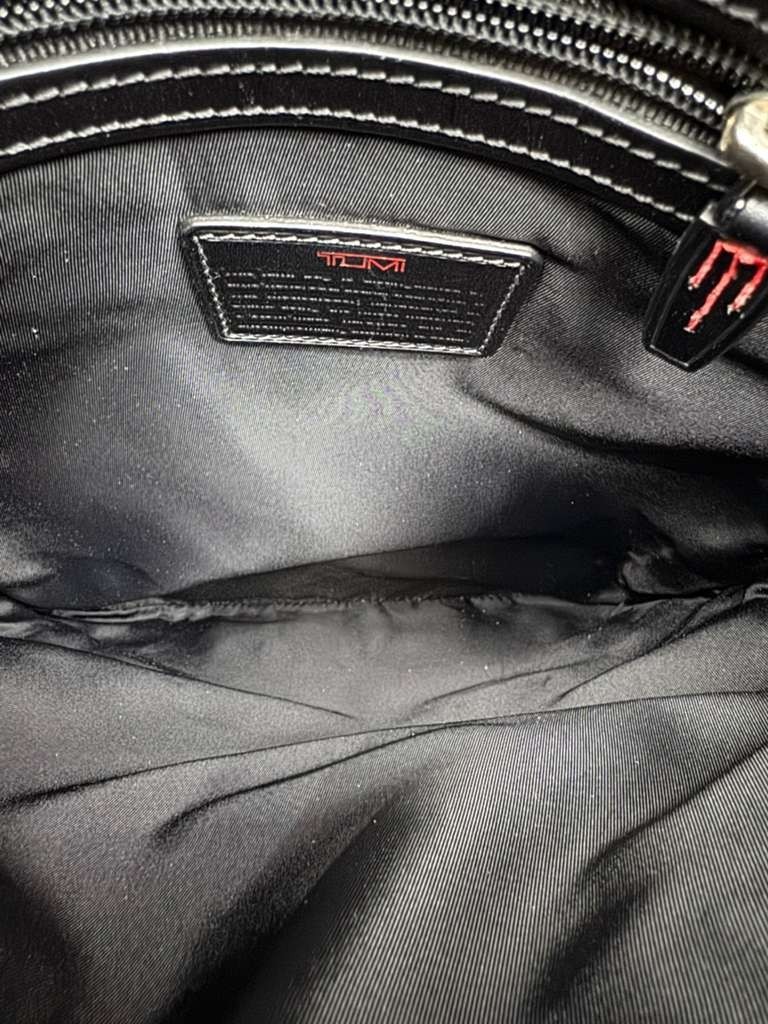 Tumi Nylon Leather Trim Flat Messenger Crossbody Bag Black 24105D Unisex
