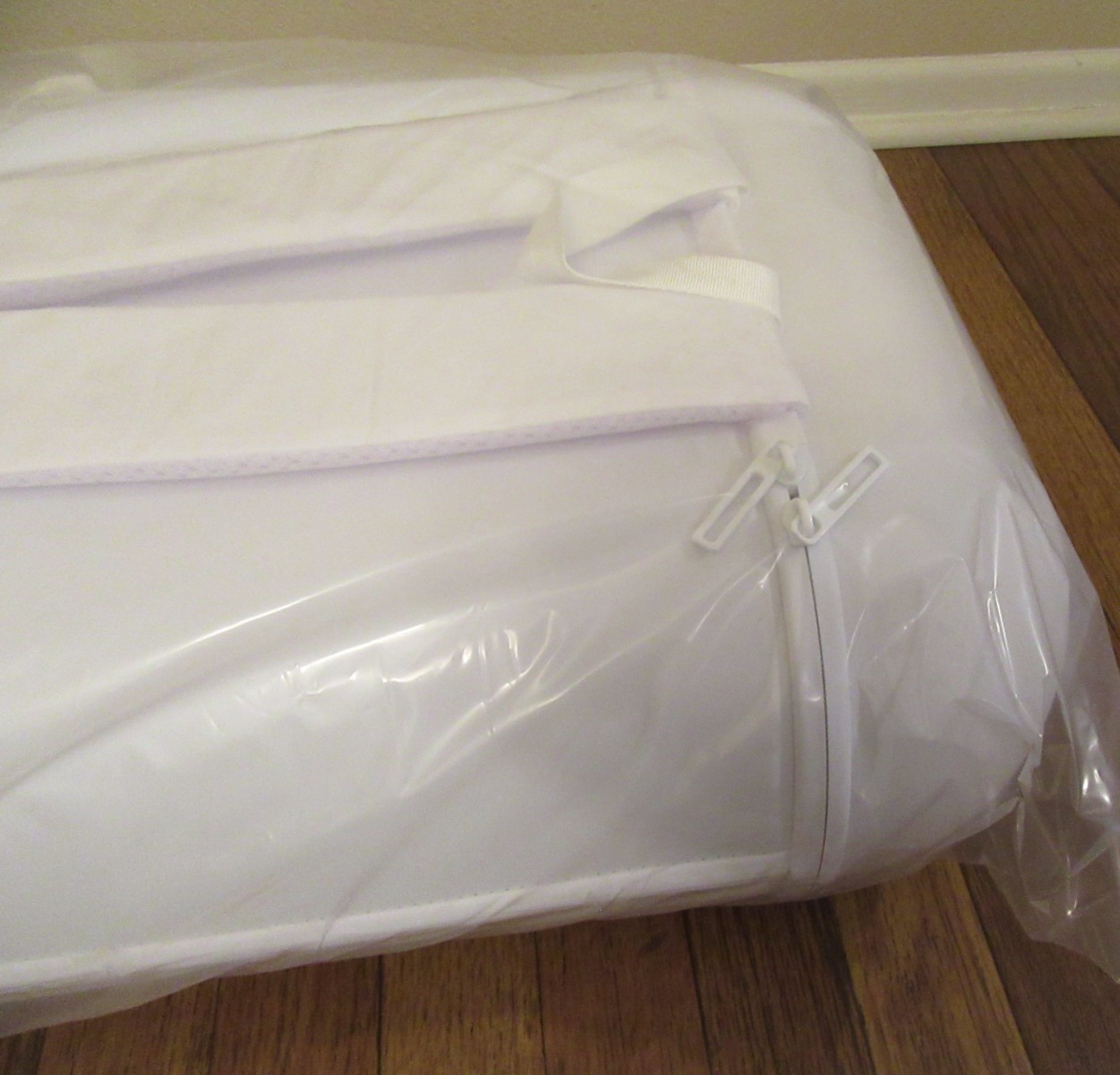 Bravest Studios Airpack Backpack White Removable Pod Bags Brand New Free US S&H