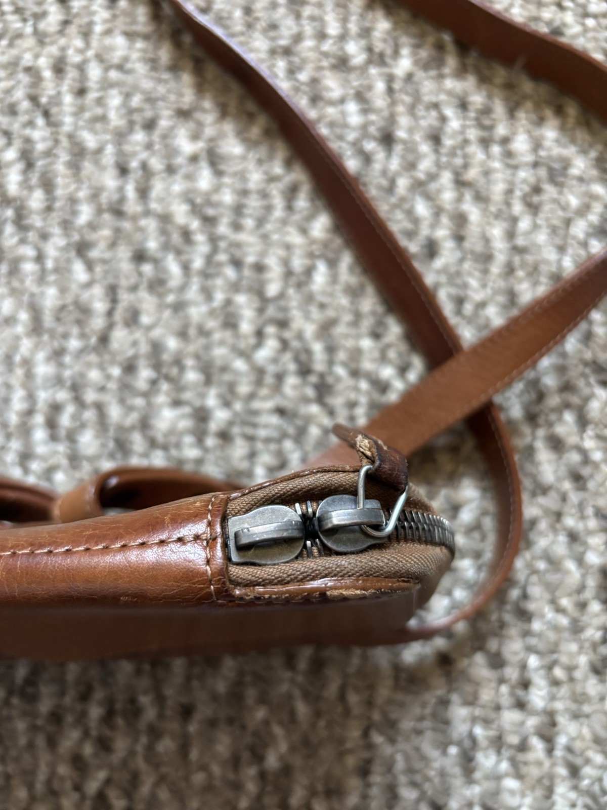 This Is Ground Brown Leather Bad With Zipper