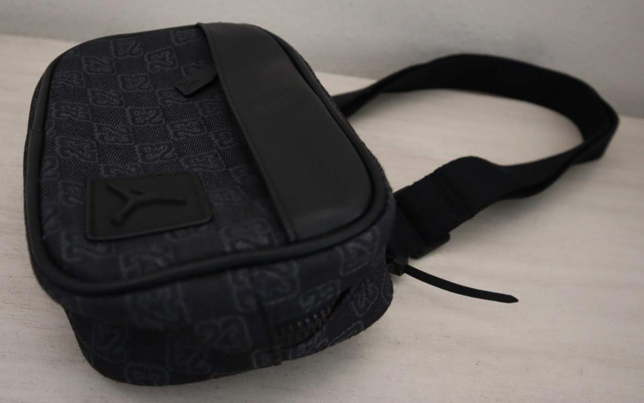 Nike Jordan MA0981 -KK2 Men’s O/S Black 23 Monogram Camera/Crossbody Bag 1.5L