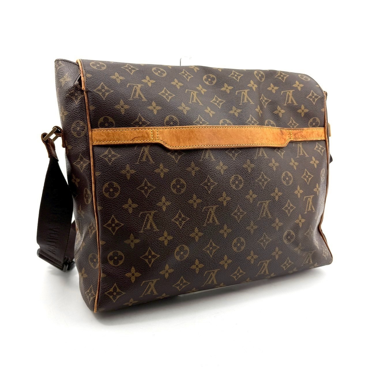 LOUIS VUITTON Abbesses Messenger Shoulder Bag Monogram SP1021 Leather Used