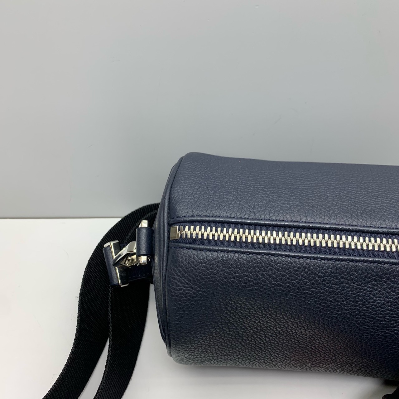 Dior Pre-Owned Authentic Atelier Navy Leather Crossbody Bag Free Shipping20x12cm