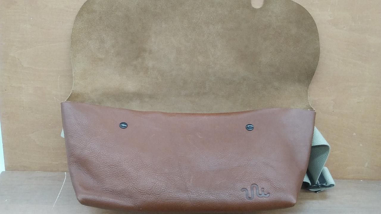 Uni Co M Size Messenger Bag