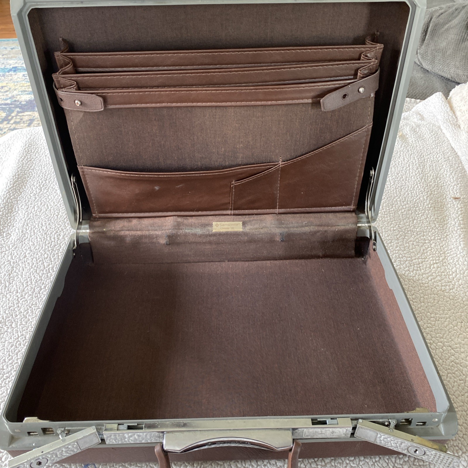 Vintage Samsonite Classic IV Hard Shell Attache Brief Case Brown With Key Locks