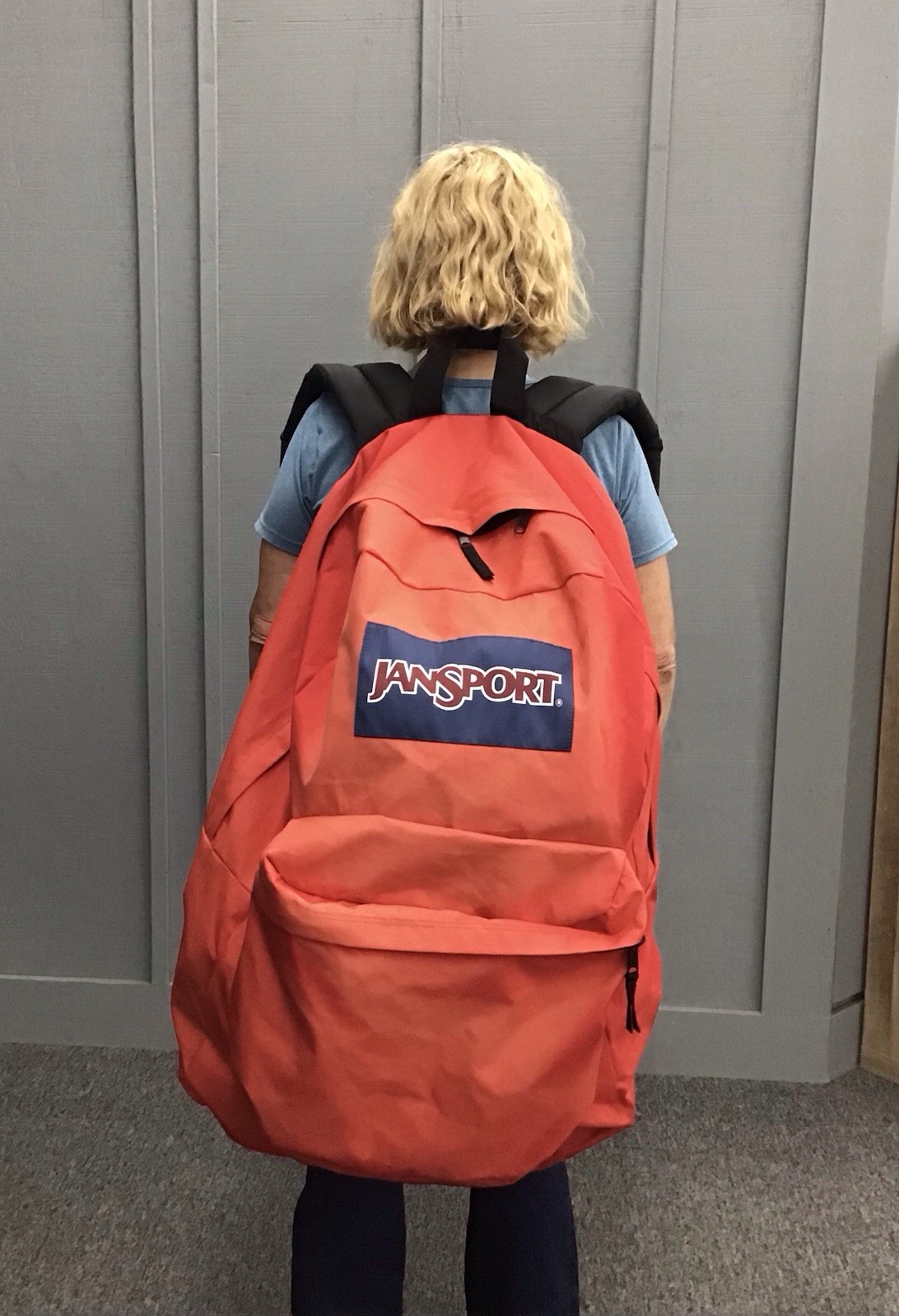 JanSport Red & Black Giant Sized Backpack – Padded Shoulder Straps – Solid – GUC