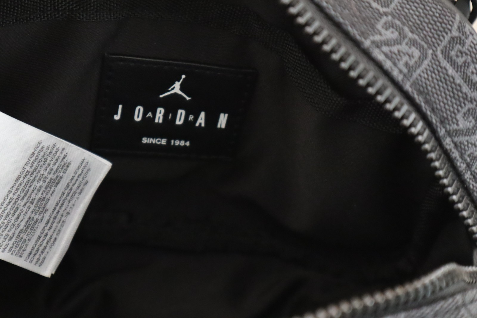 Nike Jordan MA0981 -KK2 Men’s O/S Black 23 Monogram Camera/Crossbody Bag 1.5L
