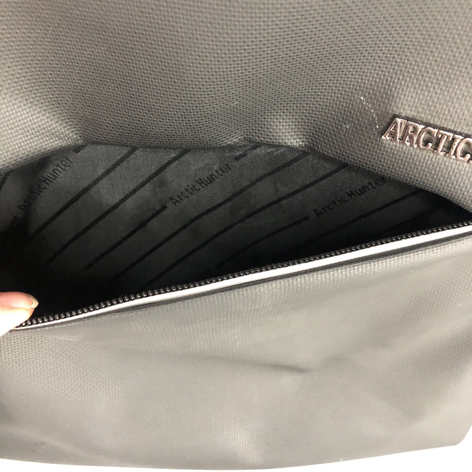 ARCTIC HUNTER Black Backpack Laptop Bag Business Travel School Comfort *READ*