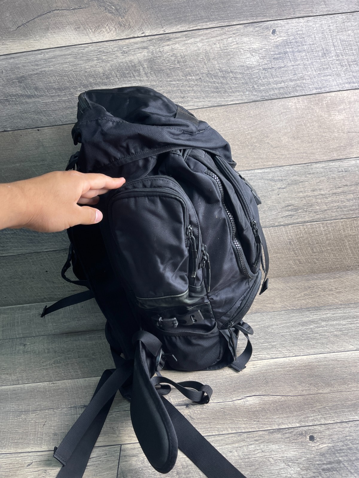 Nike Backpack SB Eugene Black Nylon Zip Outer Pockets Adjustable Strap Shoulder