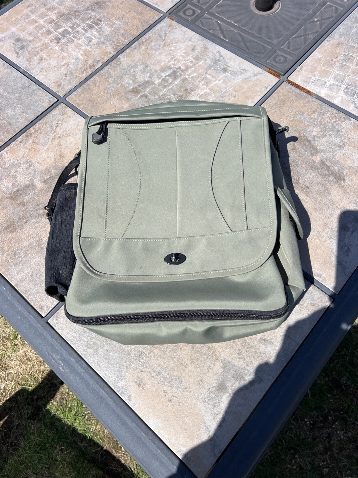 L.L. LL Bean Traveler Green Convertible Nylon Messenger Bag Backpack Crossbody