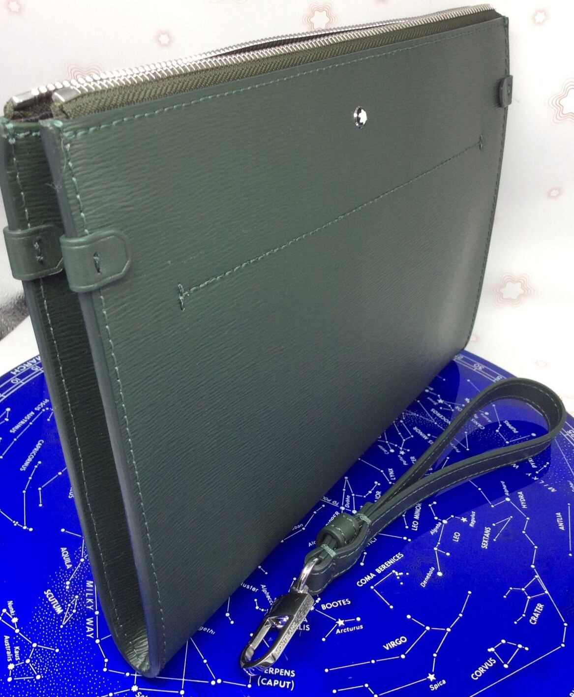 $725 MSRP – Montblanc 4810 Clutch leather deep forest green pouch 10x7x1 129241