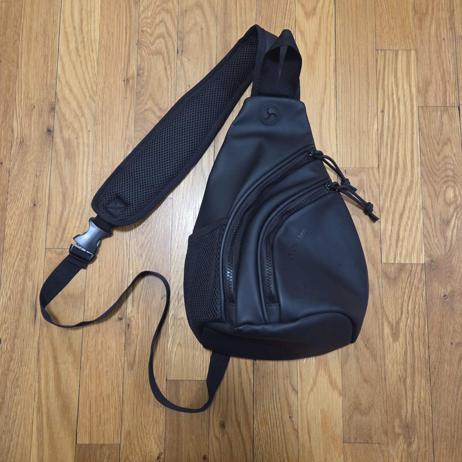 Duchamp Mens Crossbody Sling Rubberized Casual Lightweight Travel Bag Black S