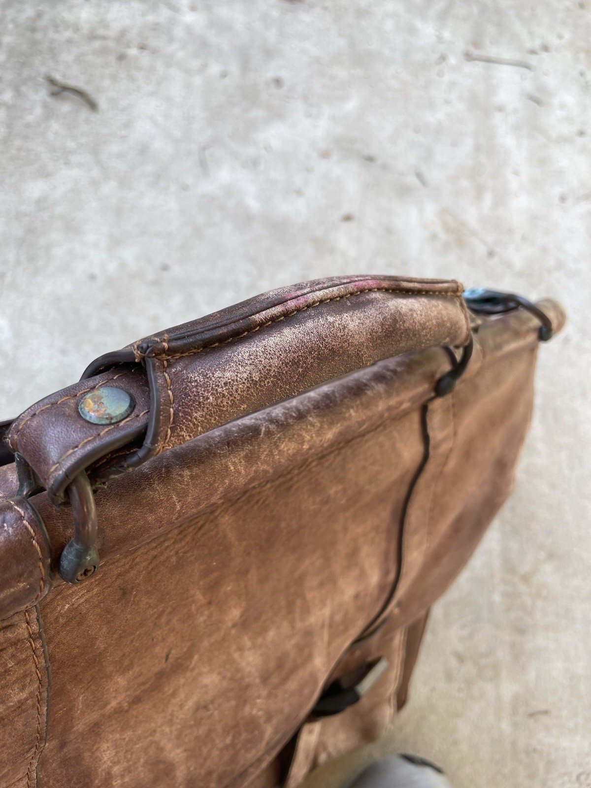 Kenneth Cole Reaction Full-Grain Leather Briefcase Worn, A Bit Distressed