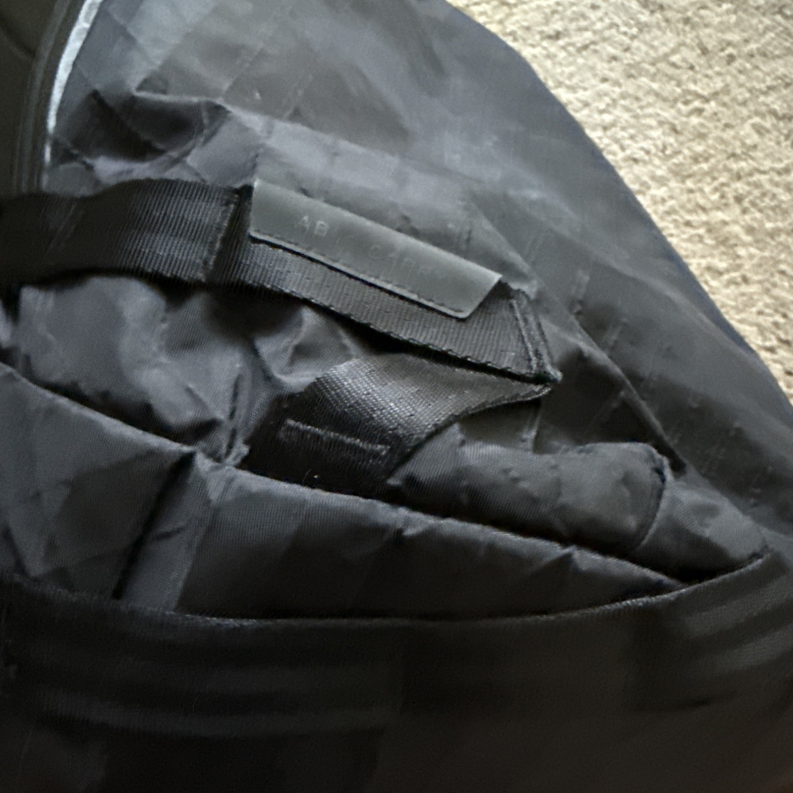 Able Carry Daily Plus Backpack – Black X-Pac 21 Liter – Great Condition