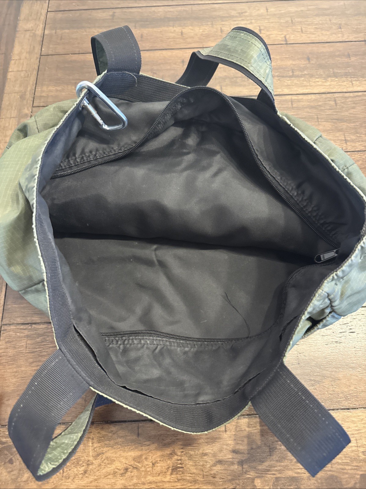 Nomadic Wise Walker Messenger Bag Hidden Pockets Storage Laptop City Commute