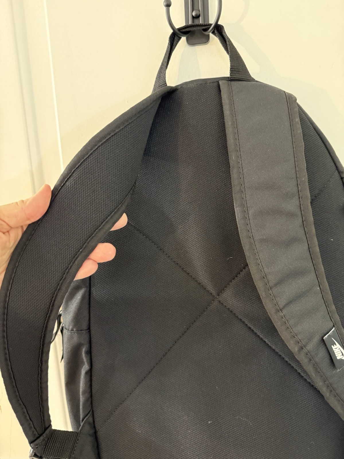 Nike Air Backpack Zip Closure Padded Straps Outer & Bottle Pockets (sg5)