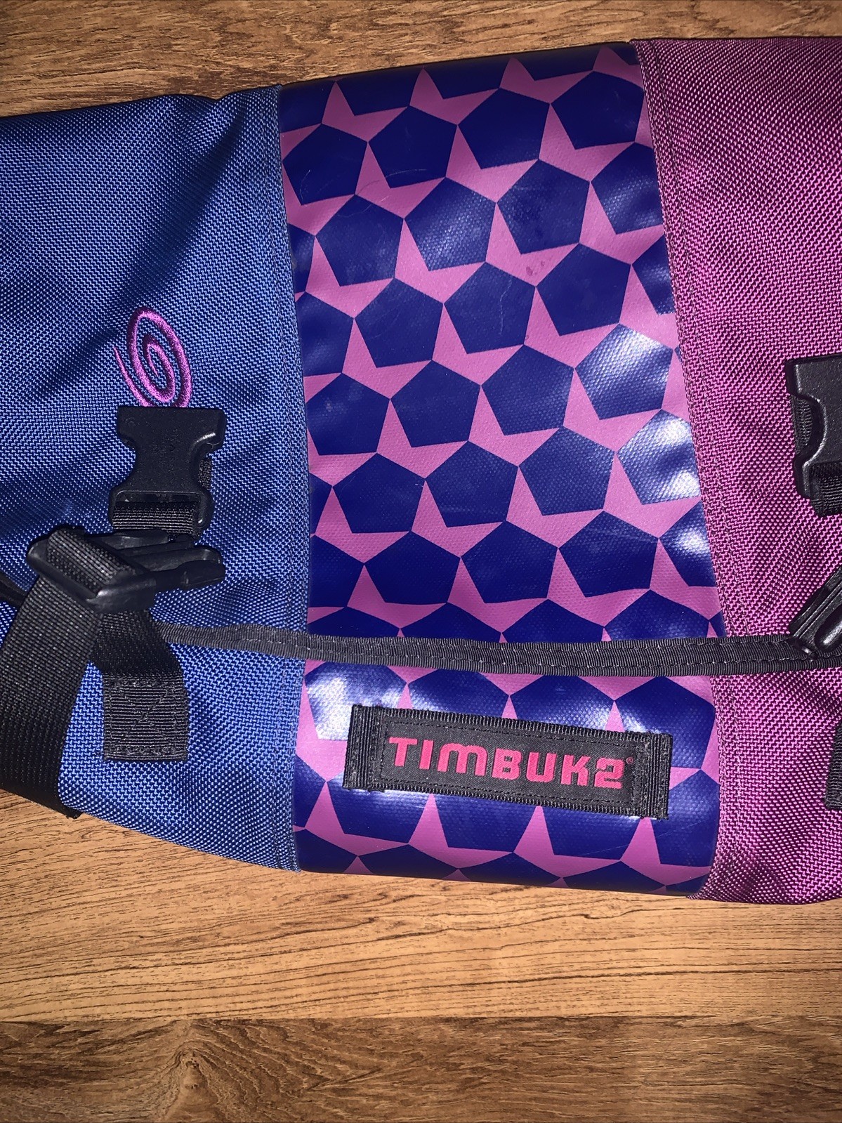 Timbuk2 Classic Messenger Bag Blue Purple Geometric Star Pattern Crossbody
