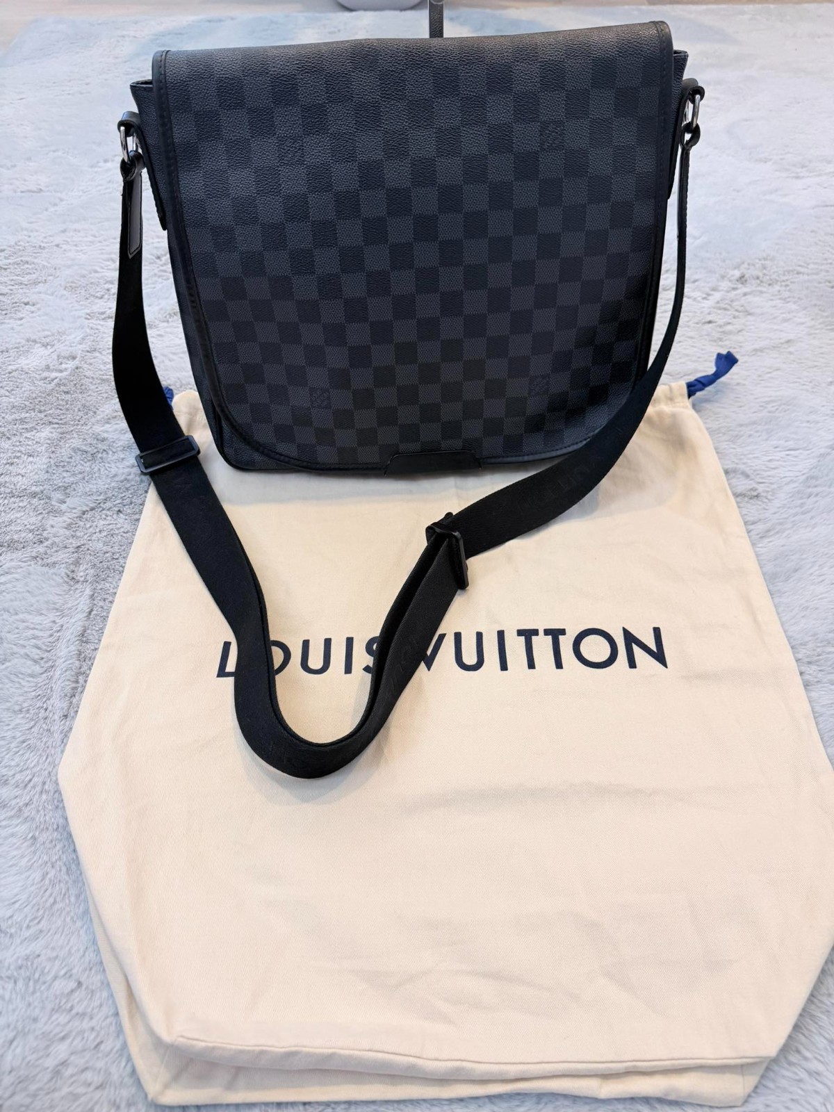 Louis Vuitton Daniel MM Damier Graphite Messenger Bag Men’s Crossbody Authentic