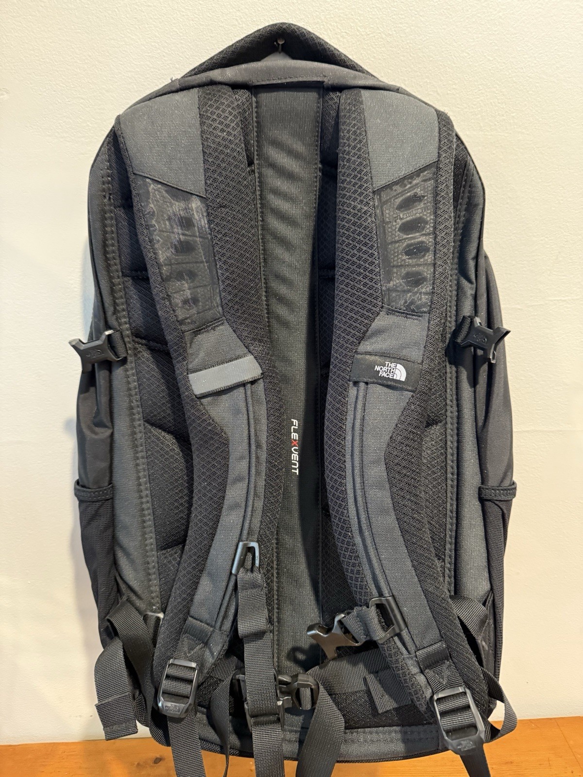 THE NORTH FACE Fall Line Backpack Black W/ Company Logo ~ GREAT