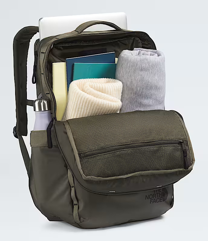 North Face Backpack Base Camp Voyager Daypack 26L New with Tags