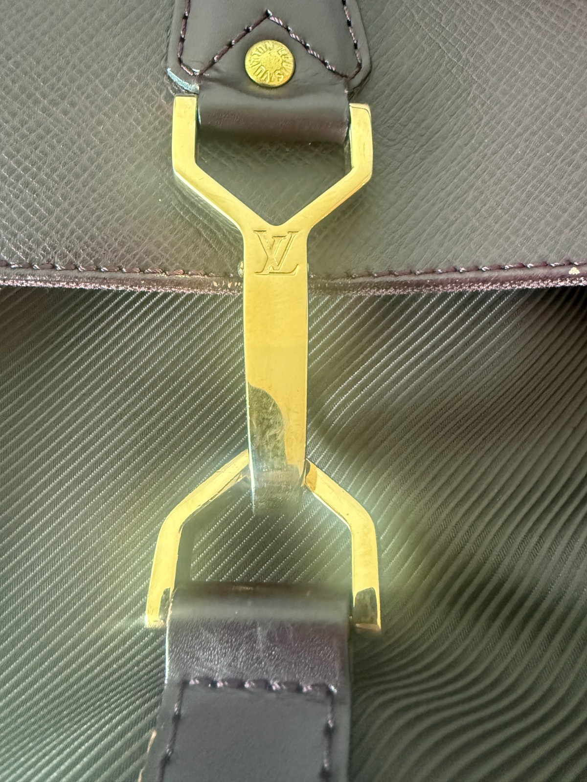 Louis Vuitton Dersou Messenger Bag Bordeaux Taiga Leather Men’s Crossbody