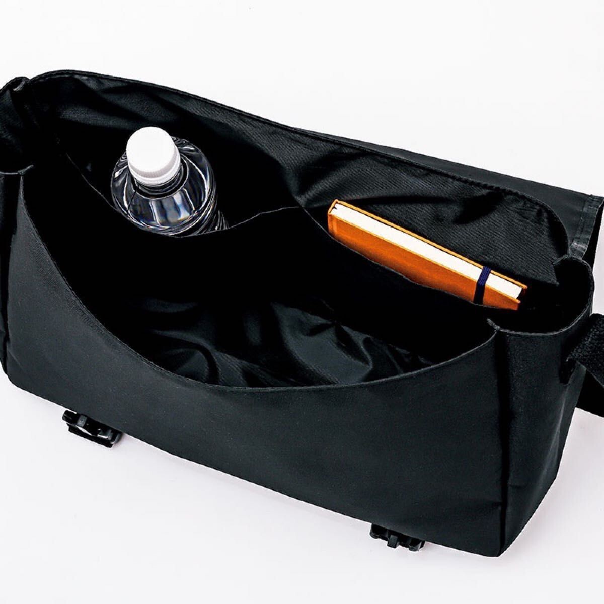 Karl Helmut 35th messenger bag shoulder bag W36×H24×D13cm Novelty black