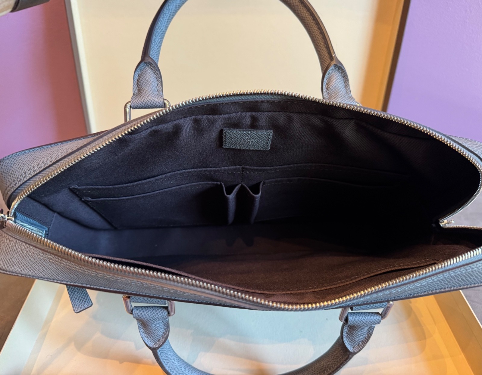Louis Vuitton Porte-Documents Business Briefcase Grey Taiga Leather