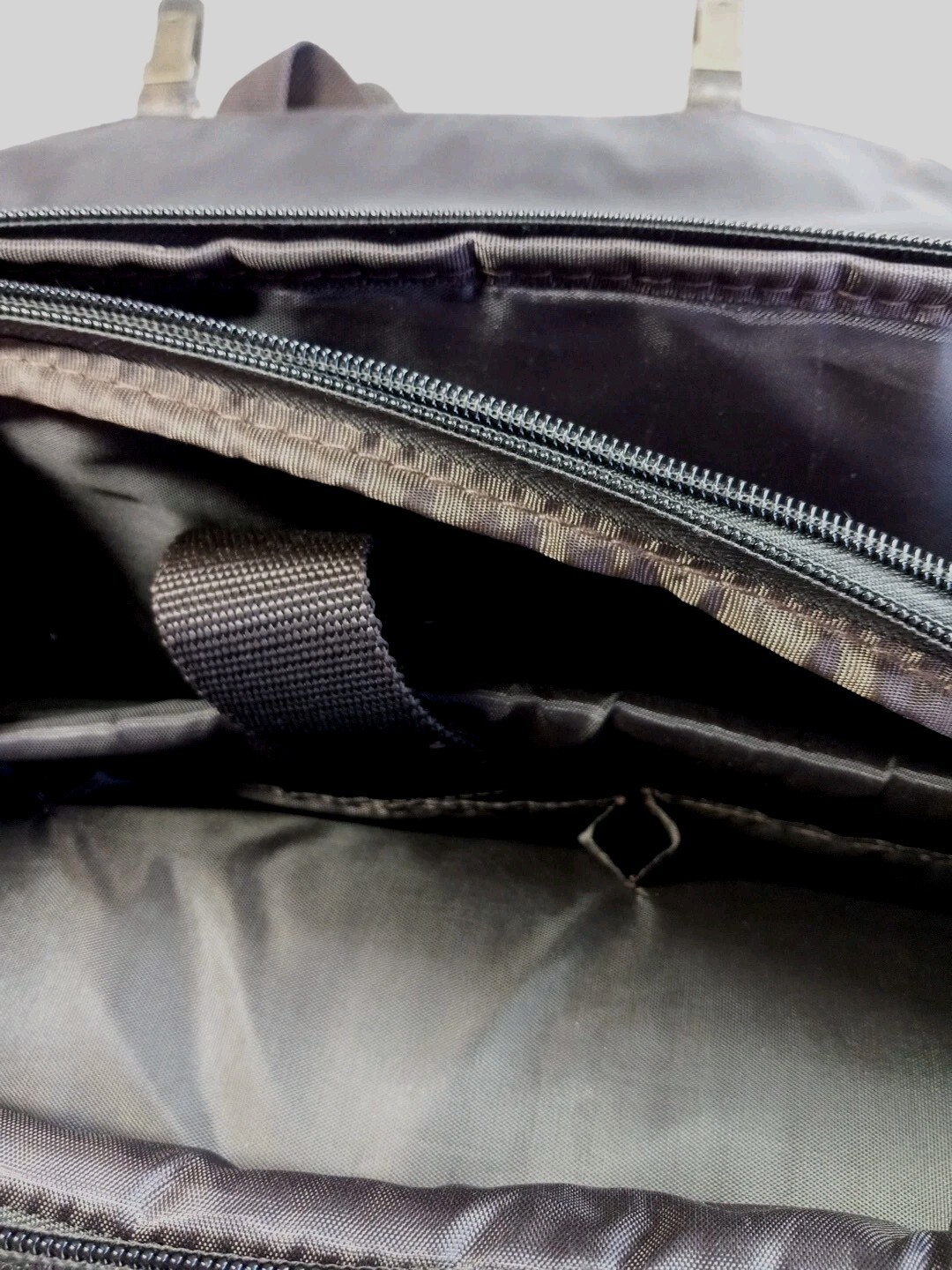 Black Rivet Leather Distressed Look Messenger Bag Large Laptop Black