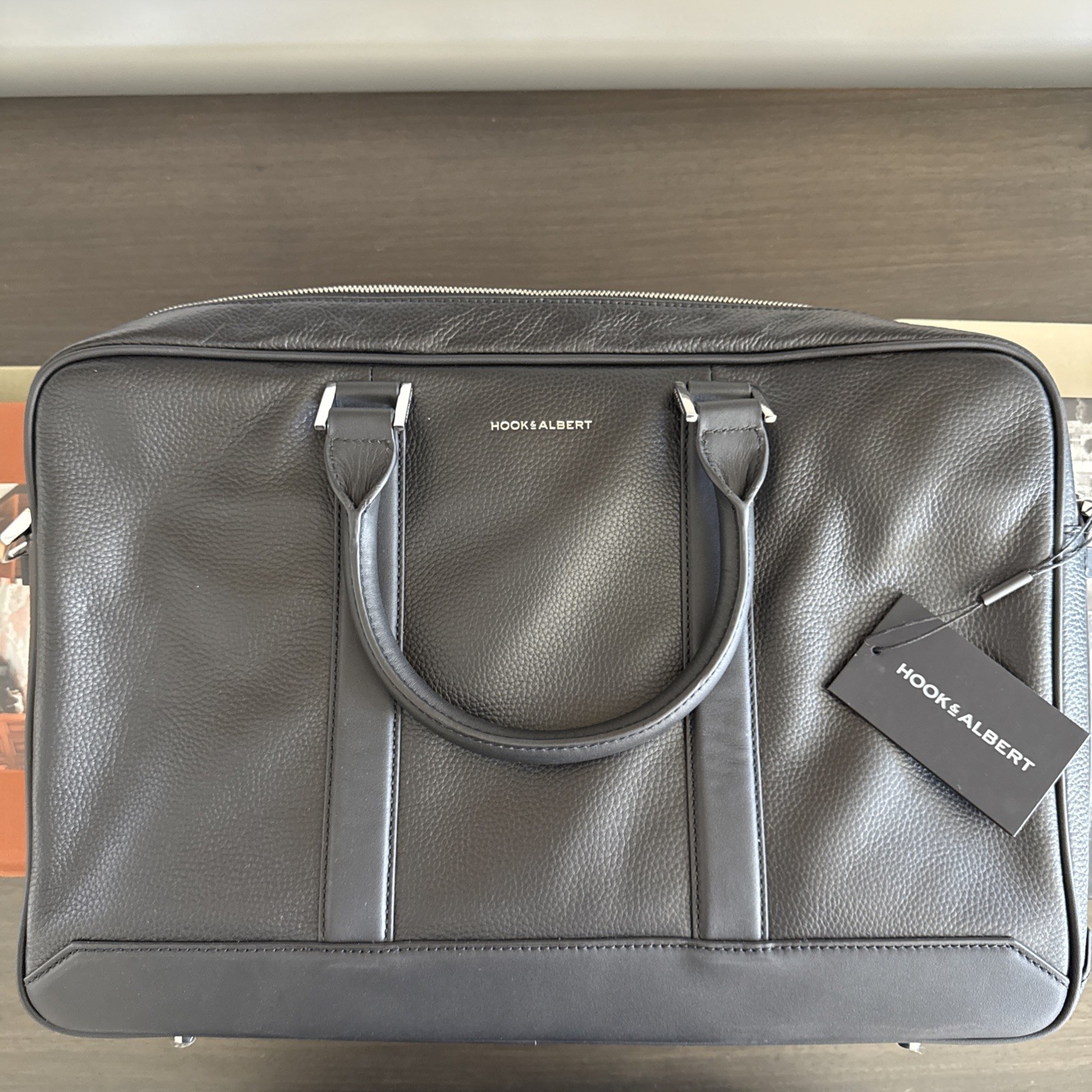 NEW Hook & Albert Black Pebbled Leather Laptop Briefcase, Messenger Bag