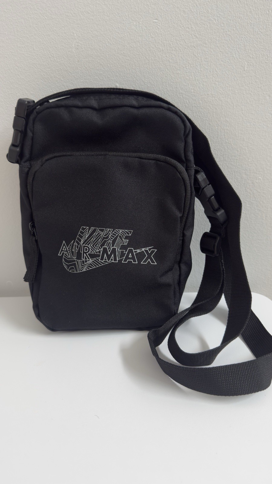 Nike Air Max Black Small Crossbody Bag Zip Closure Pockets Adjustable Strap
