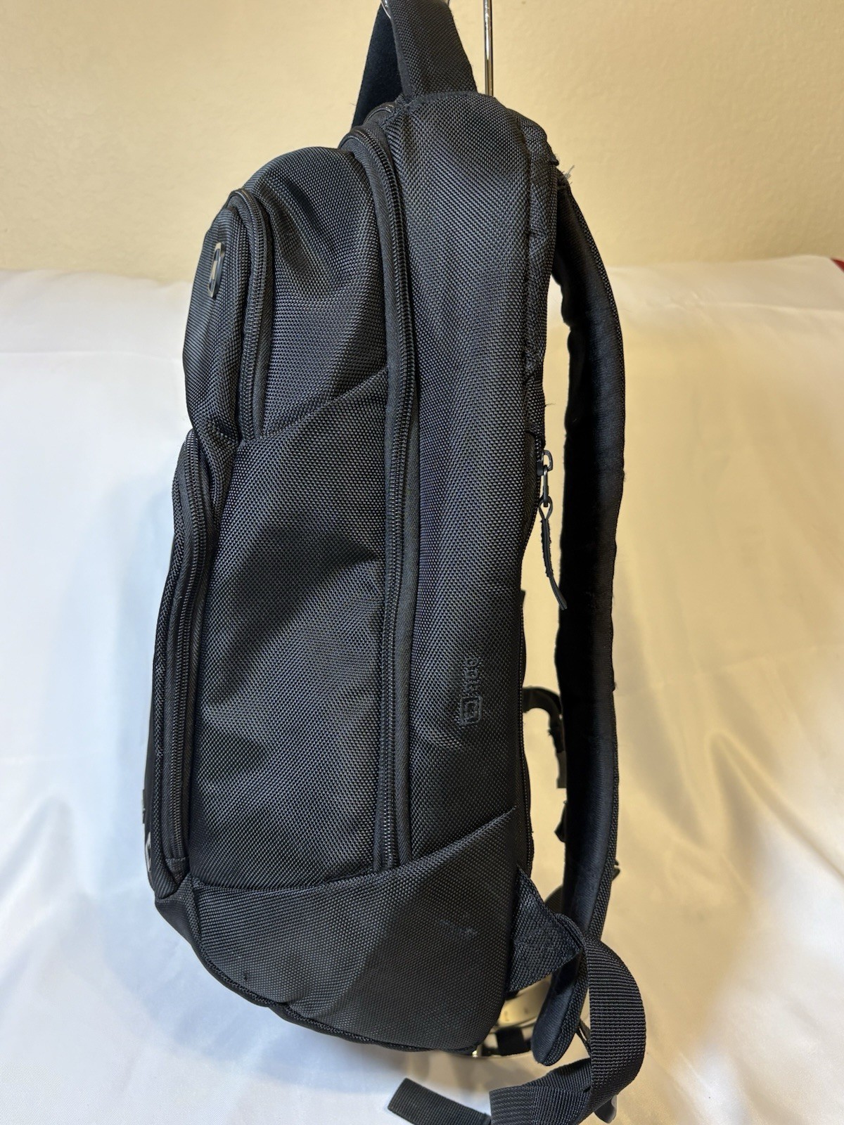 OGIO Black Men’s Backpack Zip Closure Top Handle Padded Inner Outer Pockets